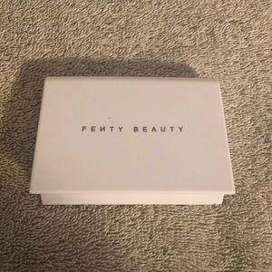 Fenty Beauty Makeup - Fenty Beauty Blotting powder Fenty Beauty Makeup - Fenty Beauty Blotting powder